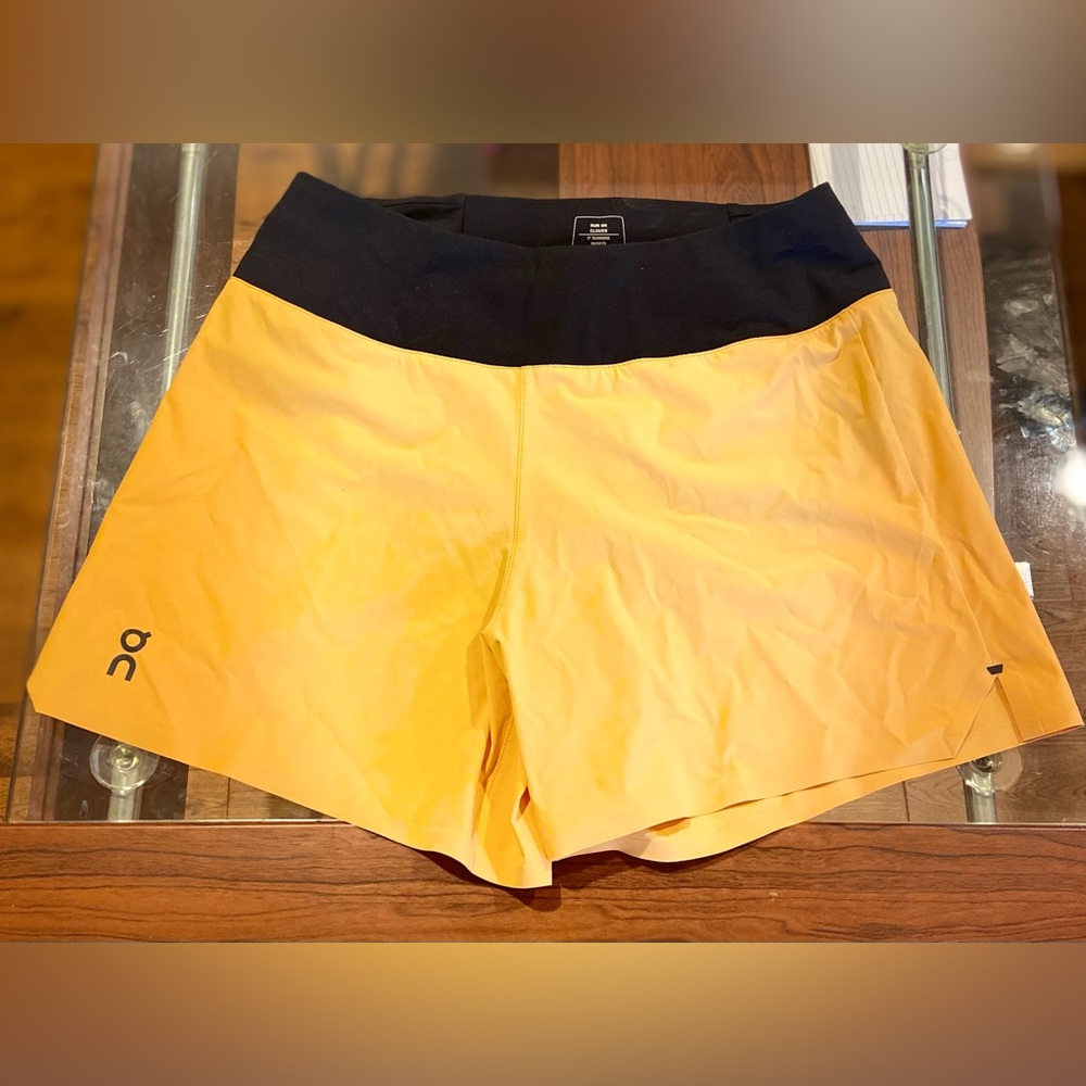 On Cloud- 5inch Running Shorts- Women’s Small